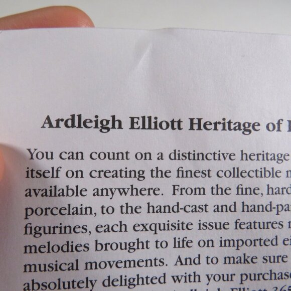 HEIRLOOM PORCELAIN TELEPHONE "HELLO DAUGHTER” Message Of Love - Music Box - Picture 9 of 16